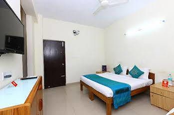 Capital O 10546 Parkway Inn Chennai Exterior foto