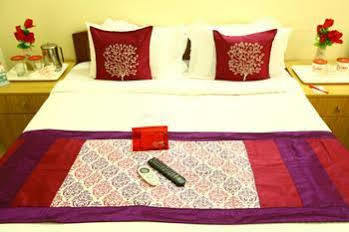 Capital O 10546 Parkway Inn Chennai Exterior foto