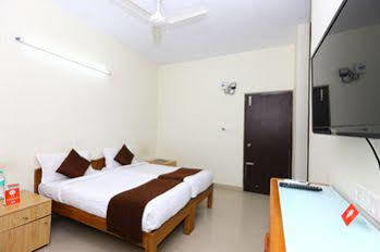 Capital O 10546 Parkway Inn Chennai Exterior foto